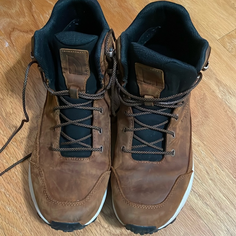 The North Face brown Men’s Vals II Mid Leather Waterproof Boots size 10.5
